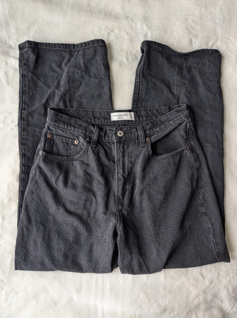 Abercrombie & Fitch The Loose High Rise Jean